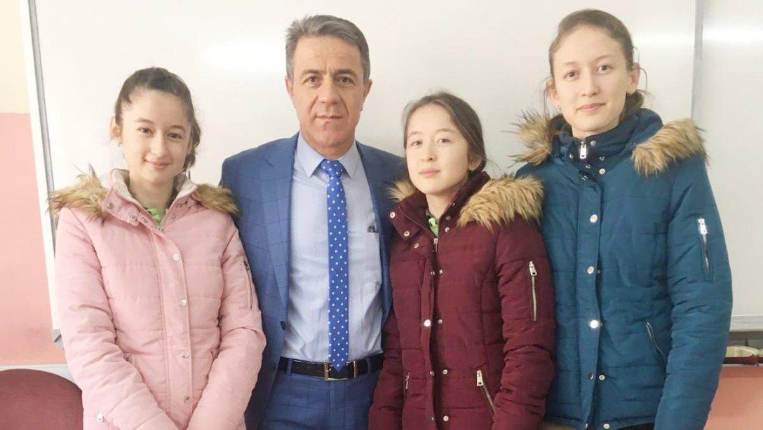 İlçe Milli Eğitim Müdürümüz Sayın Orhan TOPAL, LGS Sınavına Katılacak Olan Başar Ortaokulu Üçüz Öğrencilerini Ziyaret Etmiştir