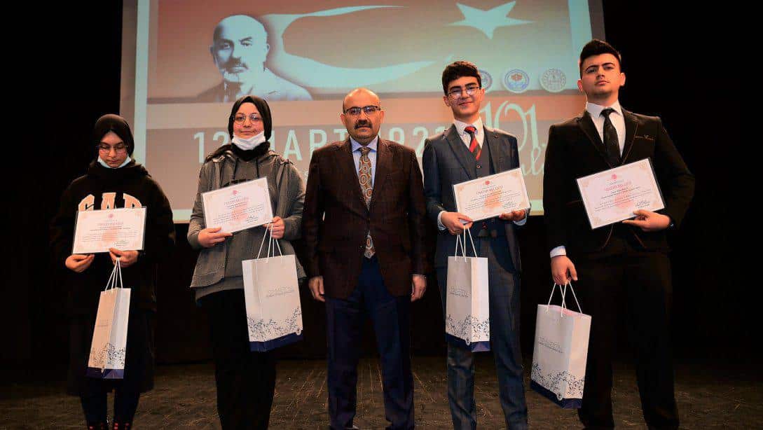 12 Mart İstiklal Marşı'nın Kabulü ve Mehmet Akif Ersoy'u Anma Günü Yarışmasında Öğrencimiz Hasan POLAT iL 1.si Oldu