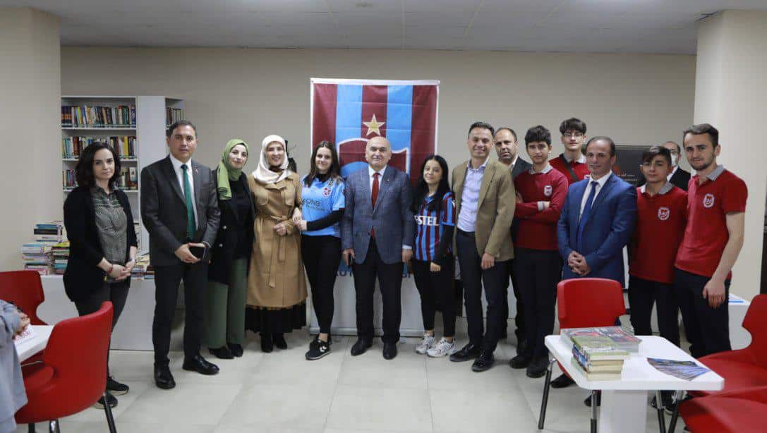 İlçemiz Mehmet Akif Ersoy Anadolu Lisesi'nin  
