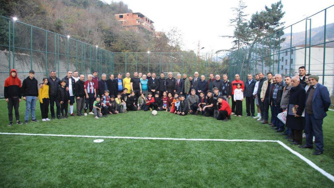 İlçemiz Esiroğlu Şehit Er Mehmet Akyüz İlk/Ortaokulu'na Yapılan Futbol Sahasının Açılışı Yapıldı