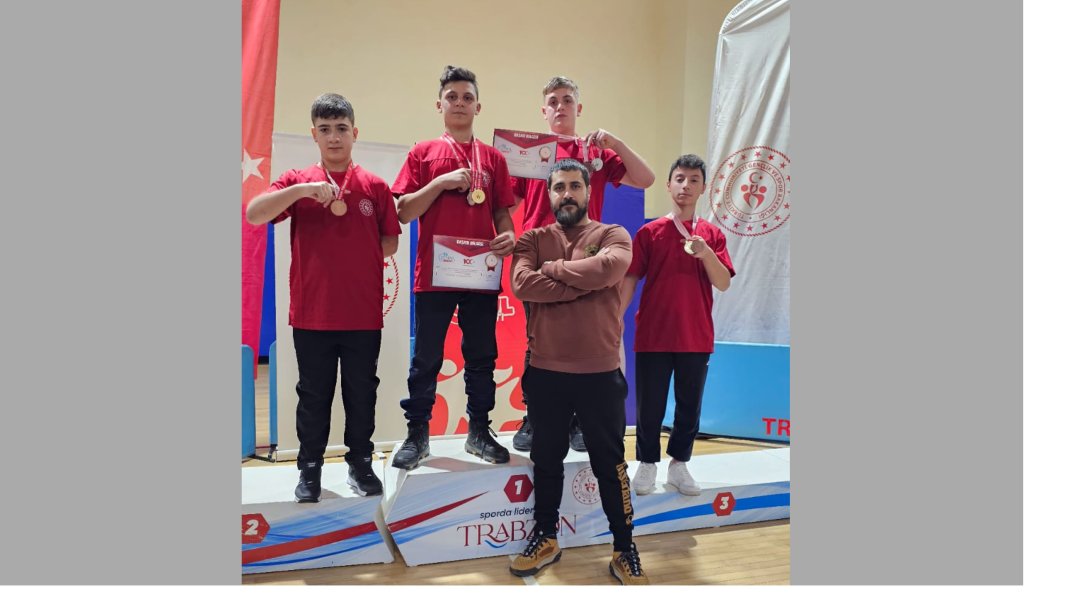 Şehit Er Mehmet Akyüz Ortaokulu Öğrencileri Bilek Güreşi   Müsabakalarında Altın, Gümüş Ve Bronz Madalya Kazandılar.